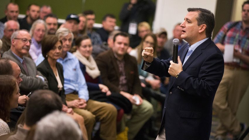 Republican presidential candidate Ted Cruz (R-TX), speaks to supporters at the Presidential Family Forum on November 20, 2015 in Des Moines, Iowa.