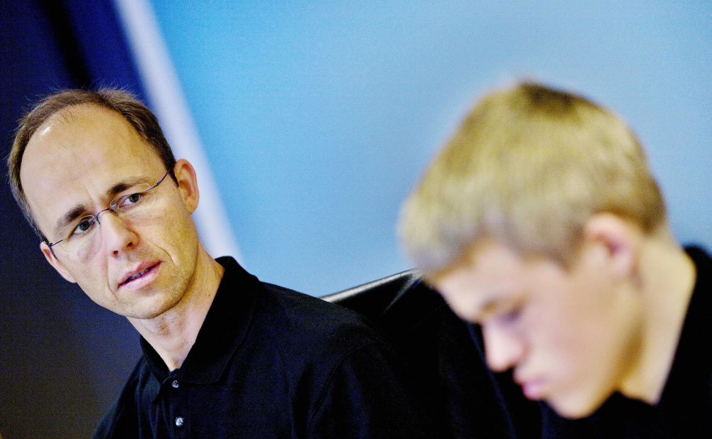 Father Henrik often accompanies his son on tour, pictured here with the 16 year old during a press conference in Oslo in 2007.<br />