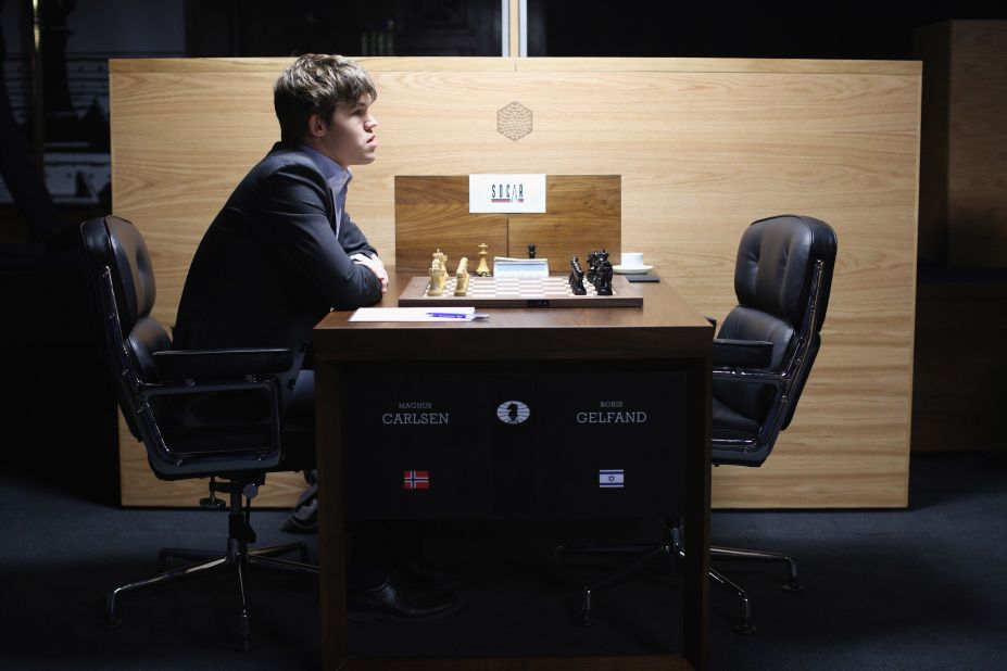 Carlsen achieved the highest rating ever in January 2013 -- beating Garry Kasparov's record by 10 points to reach 2862. <br />He later beat this in May last year with a peak rating of 2882 -- the highest ever.<br /><br /><br />