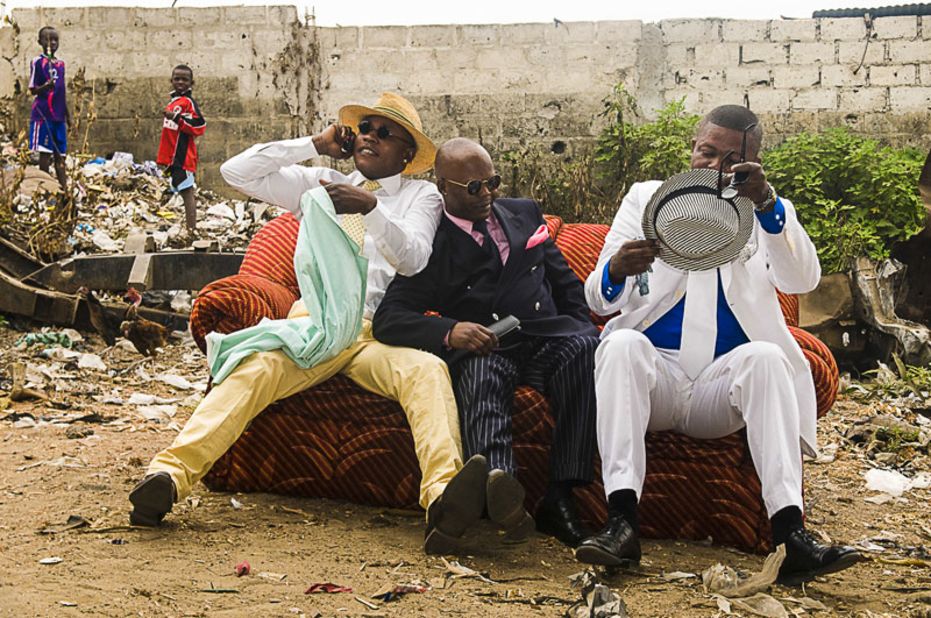 Daniele Tamagni first photographed Congo's smartly dressed sapeurs<em> </em>for his book "Gentlemen of Bacongo." 