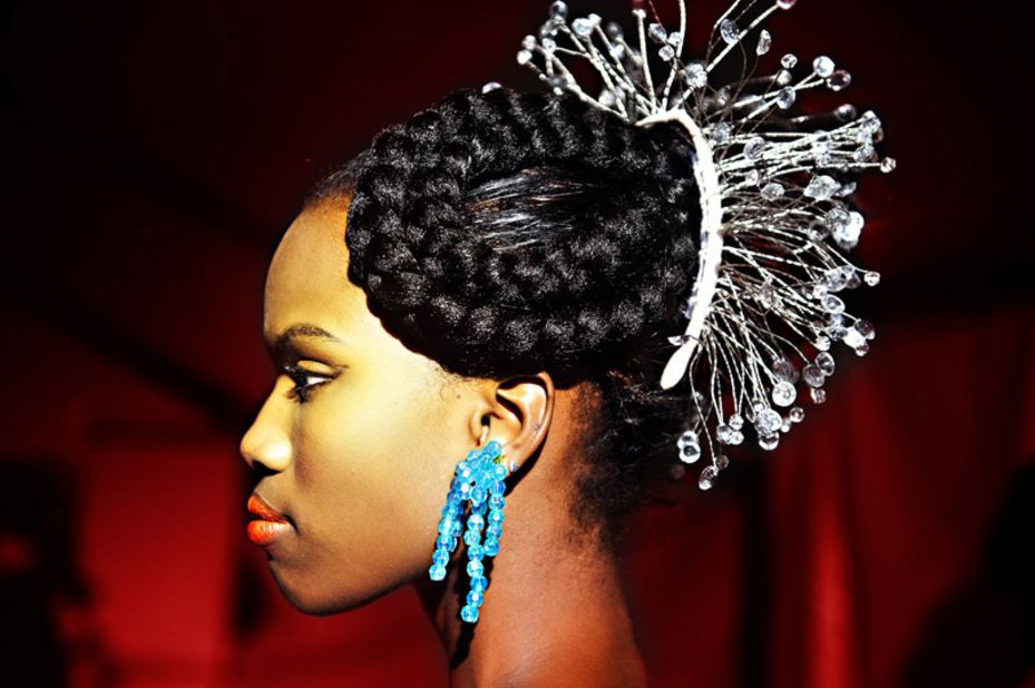 For Senegalese <em>dirriankhes</em>, seduction is the ultimate art form. Clothes, fragrance and hair are all meant to draw in the attention of suitors and admiration of other women. 