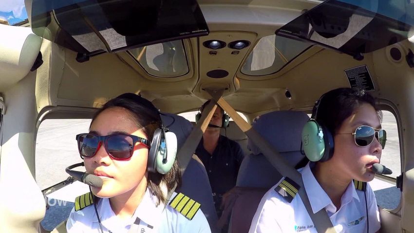 philippines now women pilots stevens pkg_00012609.jpg