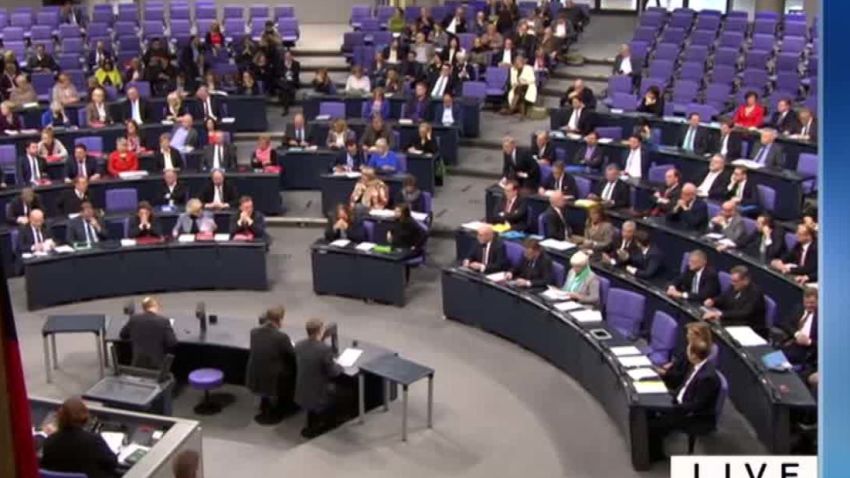 german lawmakers anti isis military role vote shubert cnni nr lklv_00001327.jpg
