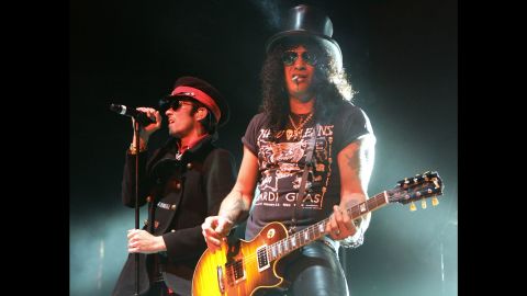 Weiland and Slash perform with Velvet Revolver in Las Vegas in September 2007. Weiland was the lead singer for the supergroup formed by former Guns N' Roses members.