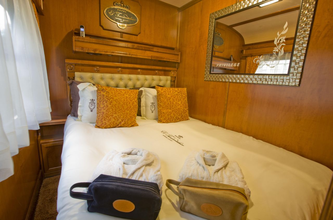 The Transcantabrico Gran Lujo stays parked at the station every night to help passengers get a good night's sleep. Deluxe Suites come with a living room, bedroom and ensuite bathroom. 