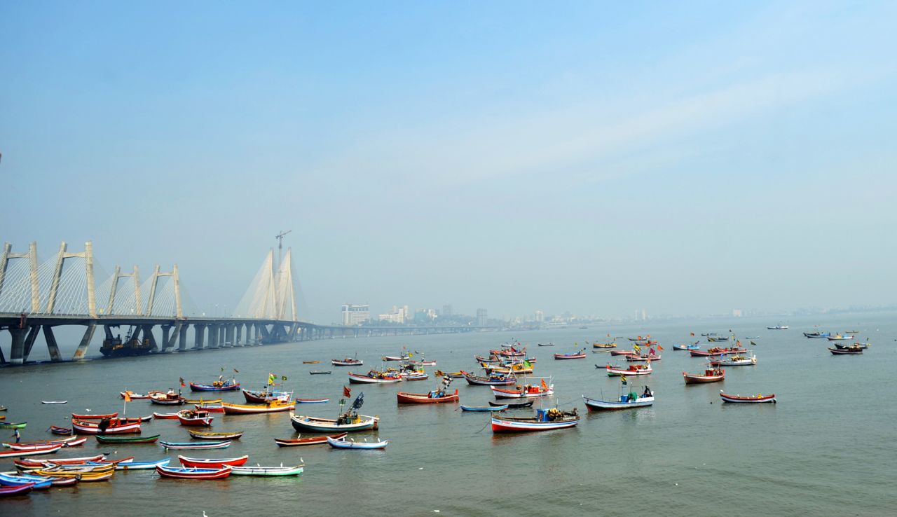 Rajiv Gandhi Sea Link, or Bandra-Worli Sealink, is an eight-lane 5.6-kilometer-long bridge linking Bandra and Worli in South Mumbai. Fully opened in 2010, the bridge has become one of the city's new landmarks. 