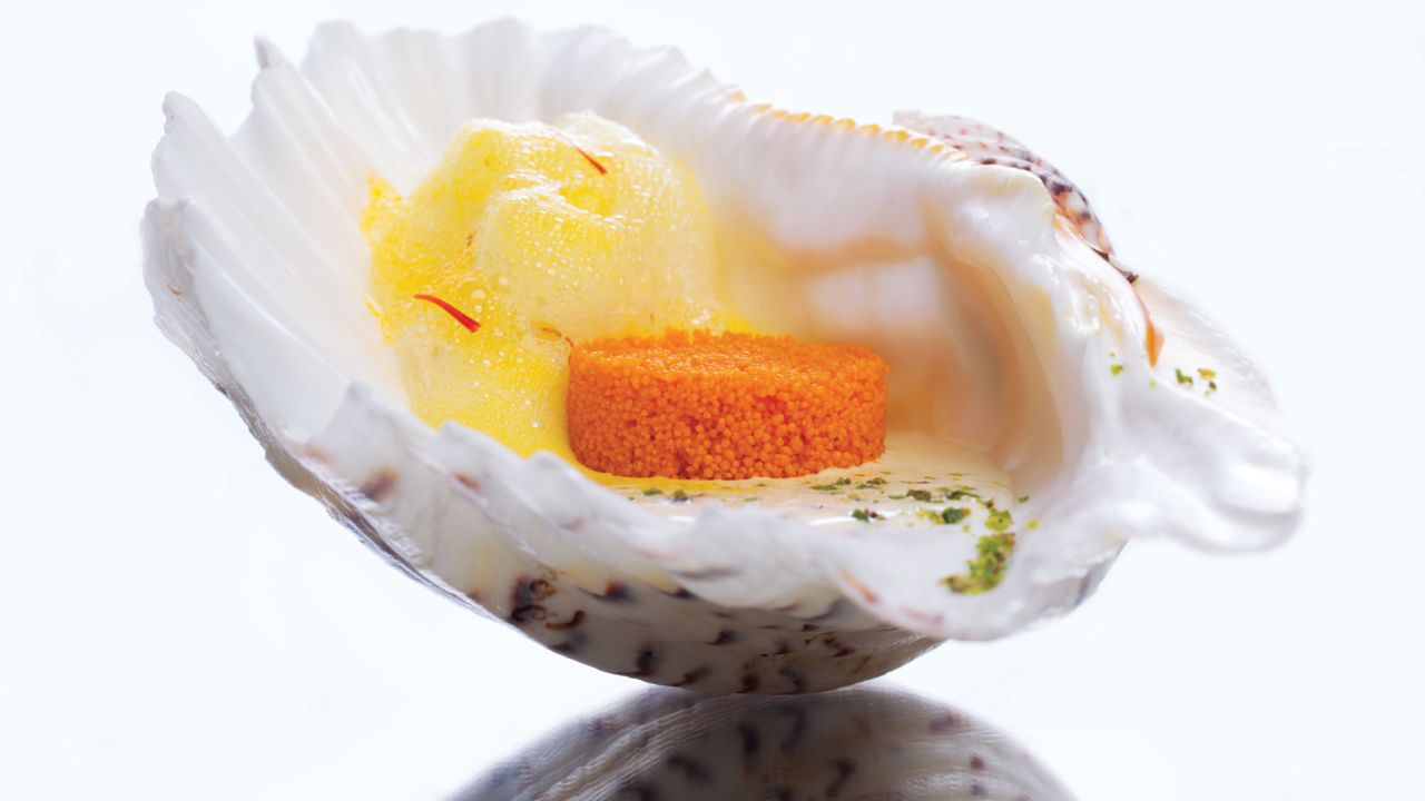 The "caviar" is actually jalebi -- a traditional sweet snack made by deep-frying wheat flour in ring shape.