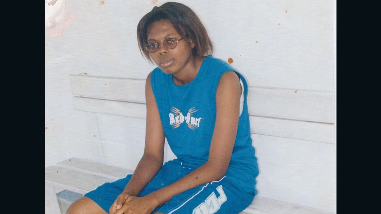 In 2002, Neo Sandja was on the basketball team at the Congo American Language Institute in Kinshasa.