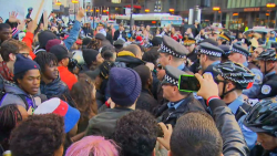 Chicago protesters clash with police rosa flores liveshot