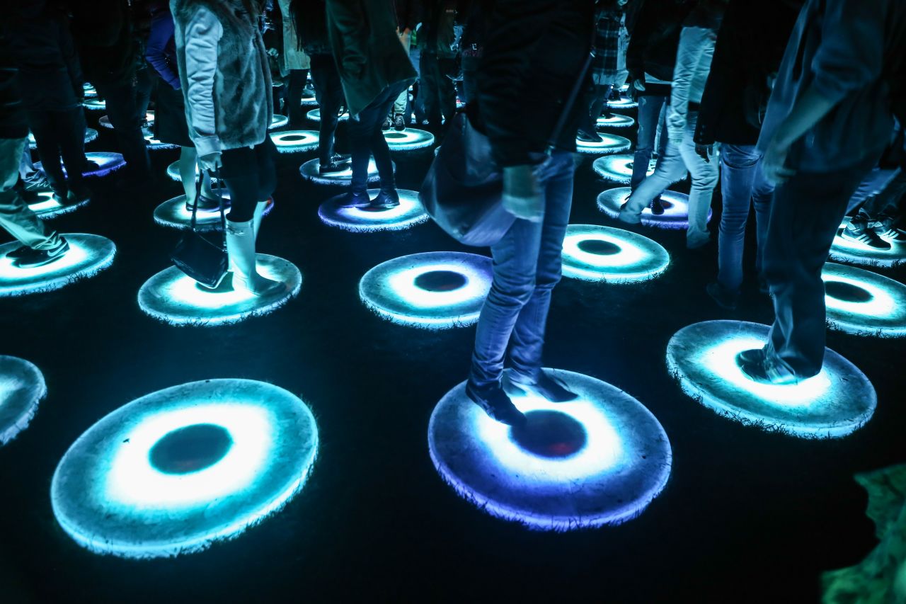 One festival highlight is The Pool: an interactive installation by American artist Jen Lewin. The Pool allows visitors to walk on top of light installations placed on the floors. 