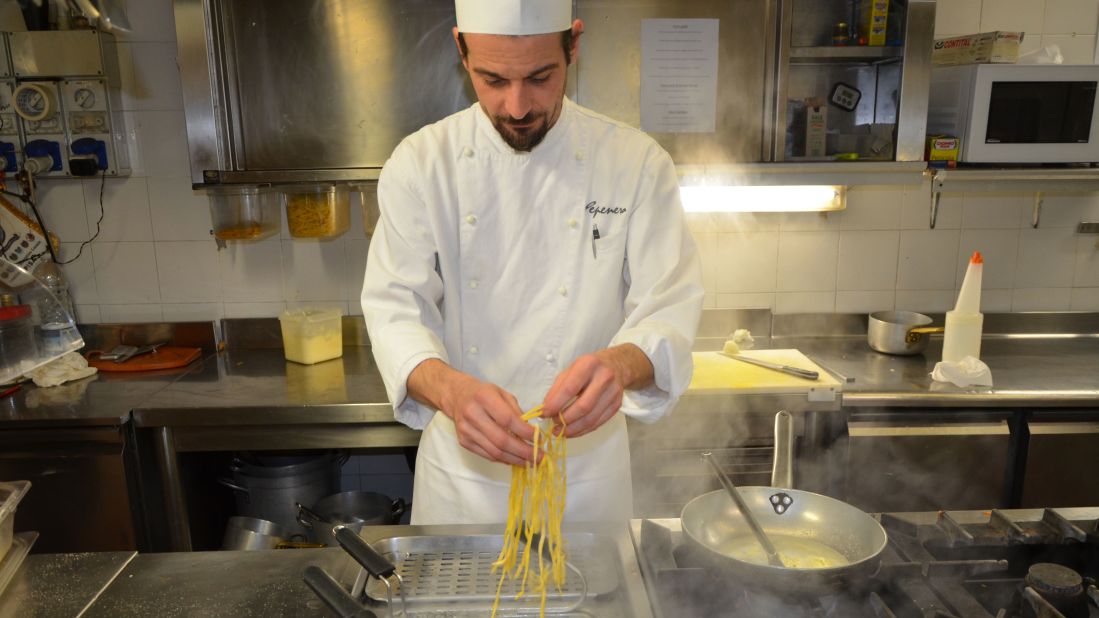 Chef Gilberto Rossi is well known in Italy due to his appearances on "La prova del cuoco," a popular Italian cookery show. While he prepares tagliolini for us, his TV show airs at the same time. 