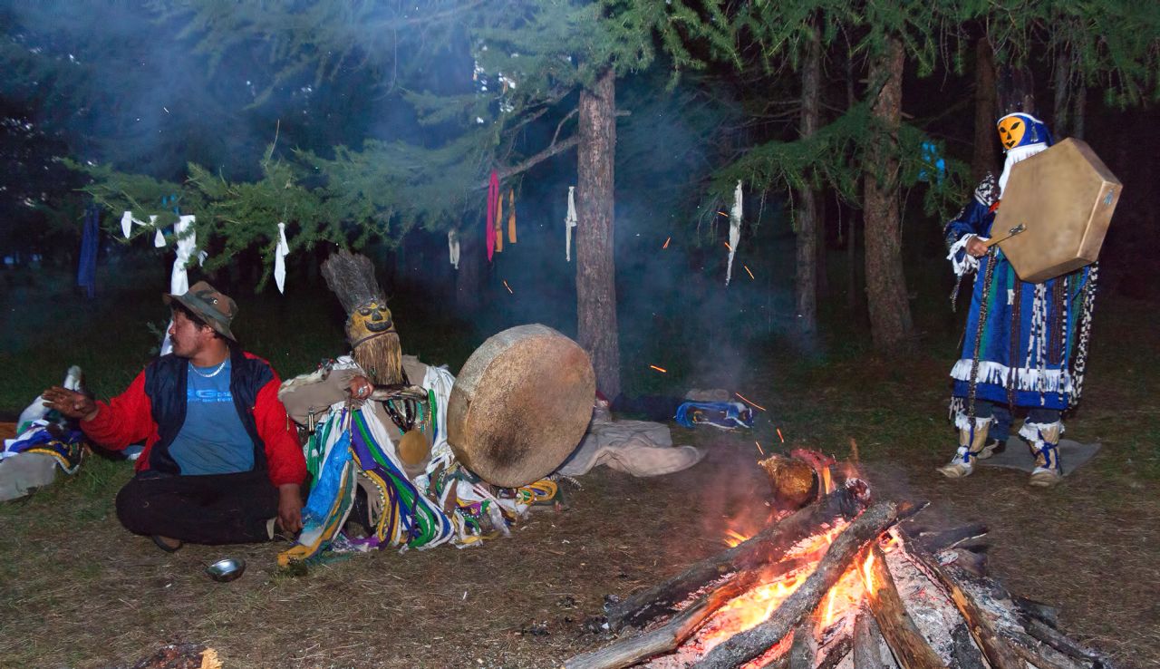 Shamans are known to go into trances, induced by the beating of the shaman drum. Shamans frequently drink alcohol before a ritual and pause during the ceremony to smoke tobacco. Those attending the ceremony are asked to bring vodka, milk, tea and tobacco as gifts to the shamans.