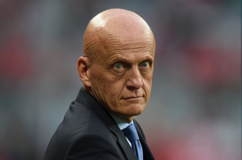 Retired referee Pierluigi Collina had been asked to officiate the match but withdrew due to his position on the UEFA Referees Committee. 