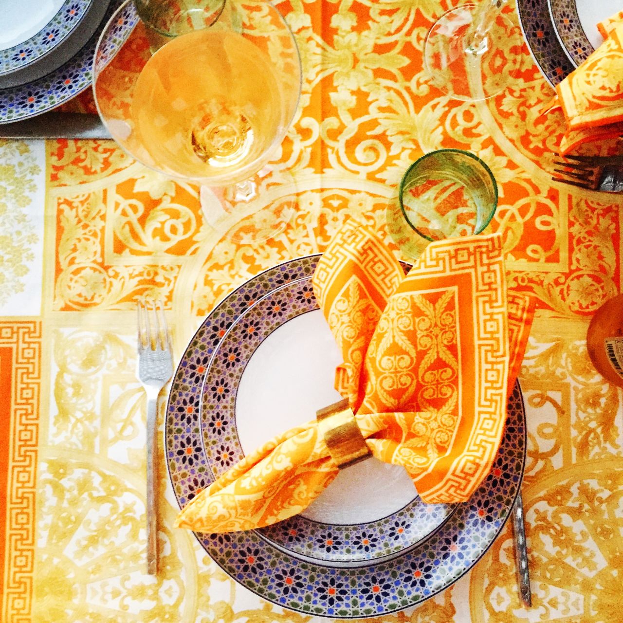 This table takes inspiration from the colors and patterns used across Morocco.