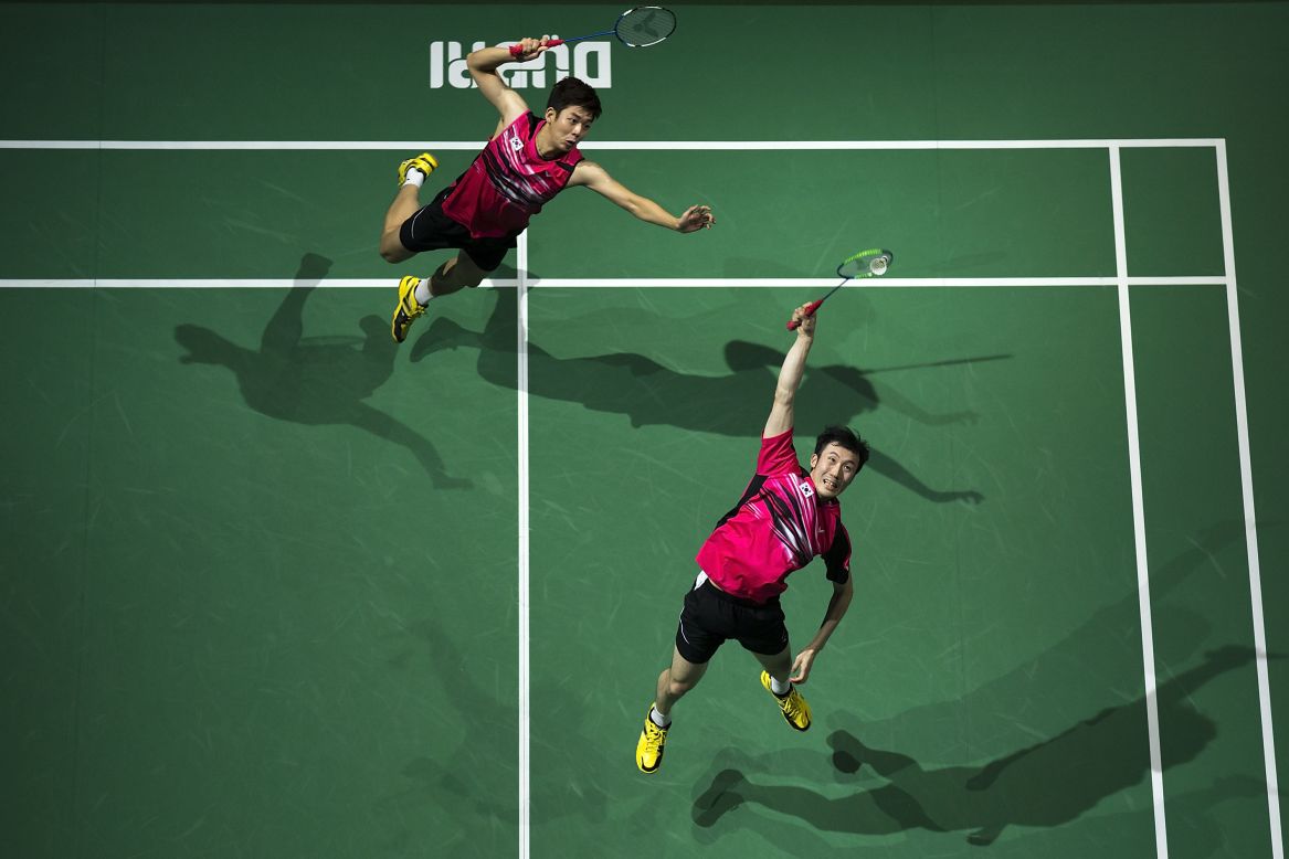 South Korean badminton team Lee Yong-dae, left, and Yoo Yeon-seong compete in the Dubai World Superseries on Saturday, December 12. 