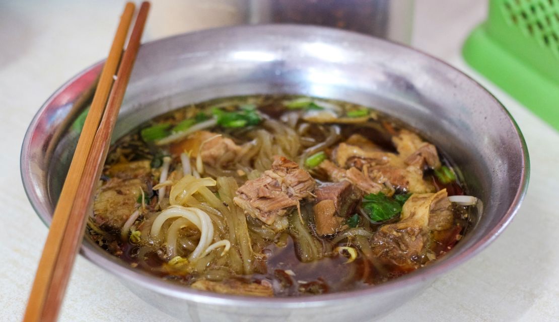 40 thai food 35-beef-noodles-1