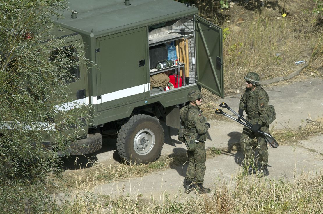 Soldiers prepare for the search near the railway tracks between Walbrzych and Wroclaw on September 28.