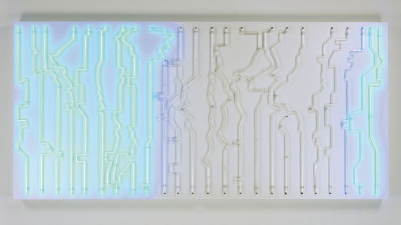 What is a map, an artist production or a scientific tool? This "Daylight Map," pushes the definition to its limits. A work of art, made up of twenty-four neon tubes, it divides the world into international time zones. The tubes are not straight and evenly spaced but, as in all things political, individual countries have opted to adopt time standards that do not follow the expected patterns, resulting in the bent form of the tubes. At any given time about half the bulbs are illuminated, representing that part of the world experiencing daylight hours.