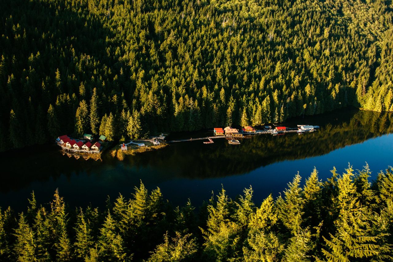 Nimmo Bay Wildnerness Resort: Luxury on and in the water.