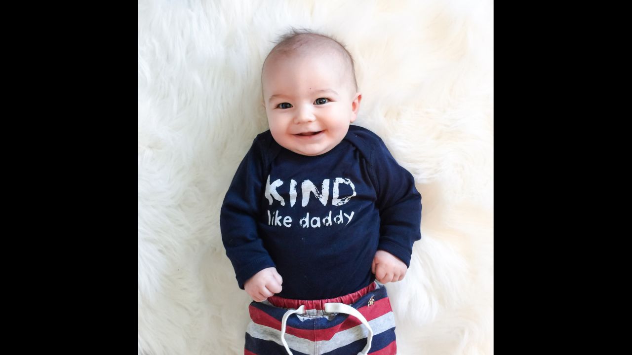 You can't start teaching kindness too early! "Kind Like Daddy" is the message of this infant <a href="http://www.freetobekids.com/" target="_blank" target="_blank">Free to Be Kids</a> T-shirt.