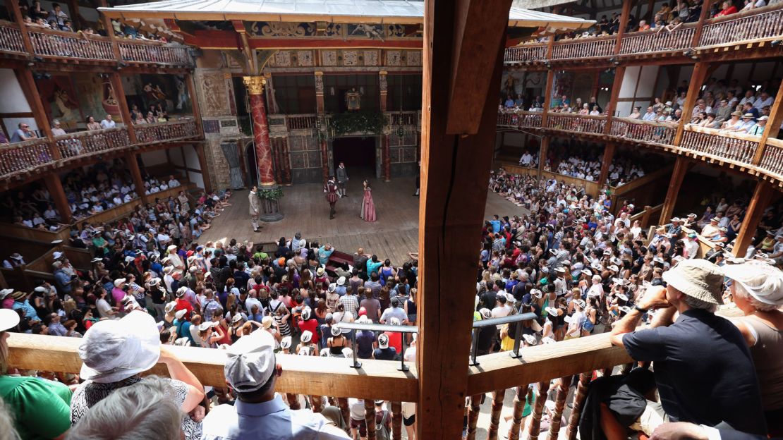 Shakespeare's Globe: The reconstructed theater has been entertaining crowds since 1997. 