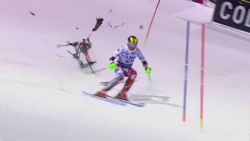ankomme ris Afvige Falling drone misses skier by inches | CNN