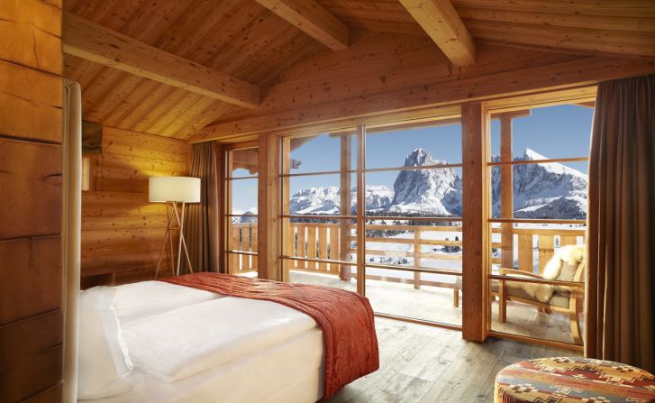 The lodge offers a variety of suites and chalets. The private chalets feature two floors. 
