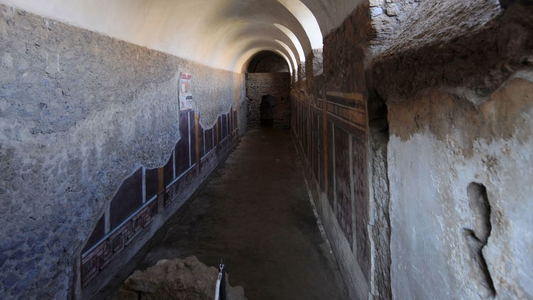 A hallway in the Criptoporticus Domus.