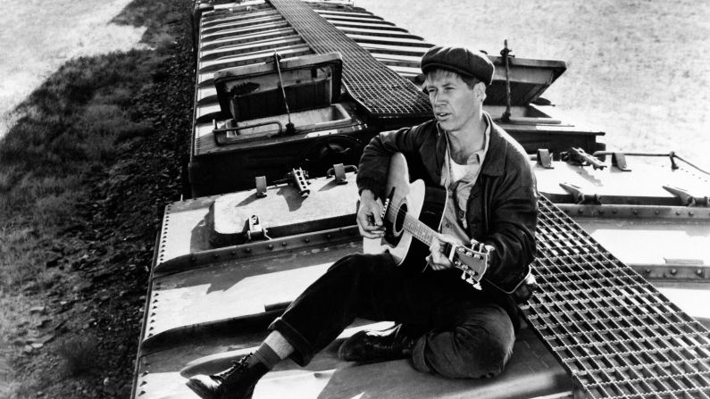 David Carradine plays singer Woody Guthrie in 1976's "Bound for Glory," directed by Hal Ashby, which won Wexler his second Oscar. Though Carradine was <a href="index.php?page=&url=http%3A%2F%2Fwww.huffingtonpost.com%2Fchris-willman%2Fbound-for-hell-or-glory-d_b_177884.html" target="_blank" target="_blank">apparently not a fan of the look</a>, Wexler was highly praised for his imagery, some of which evoked <a href="index.php?page=&url=http%3A%2F%2Fwww.metmuseum.org%2Ftoah%2Fhd%2Fevan%2Fhd_evan.htm" target="_blank" target="_blank">Walker Evans' Depression-era photographs</a>. 