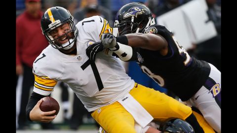 Though "Big Ben" (#7) has flirted with the idea of retirement, the two-time Super Bowl champion has been a model of consistency in Pittsburgh. The Steelers' Ben Roethlisberger had another excellent season in 2017, earning his sixth Pro Bowl selection -- and fourth in a row -- before losing in the first round of the playoffs. 