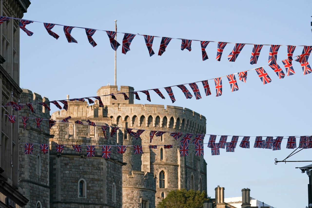 Guests will begin arriving at Windsor Castle around 9 a.m. 