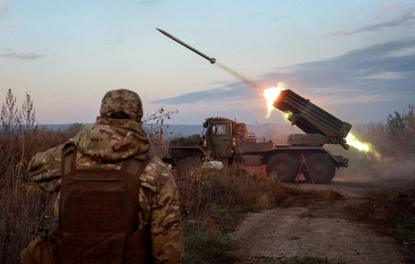 Ukrainian servicemen fire a rocket launcher toward Russian troops near the front-line town of Kostiantynivka, Ukraine, on Thursday, October 23.