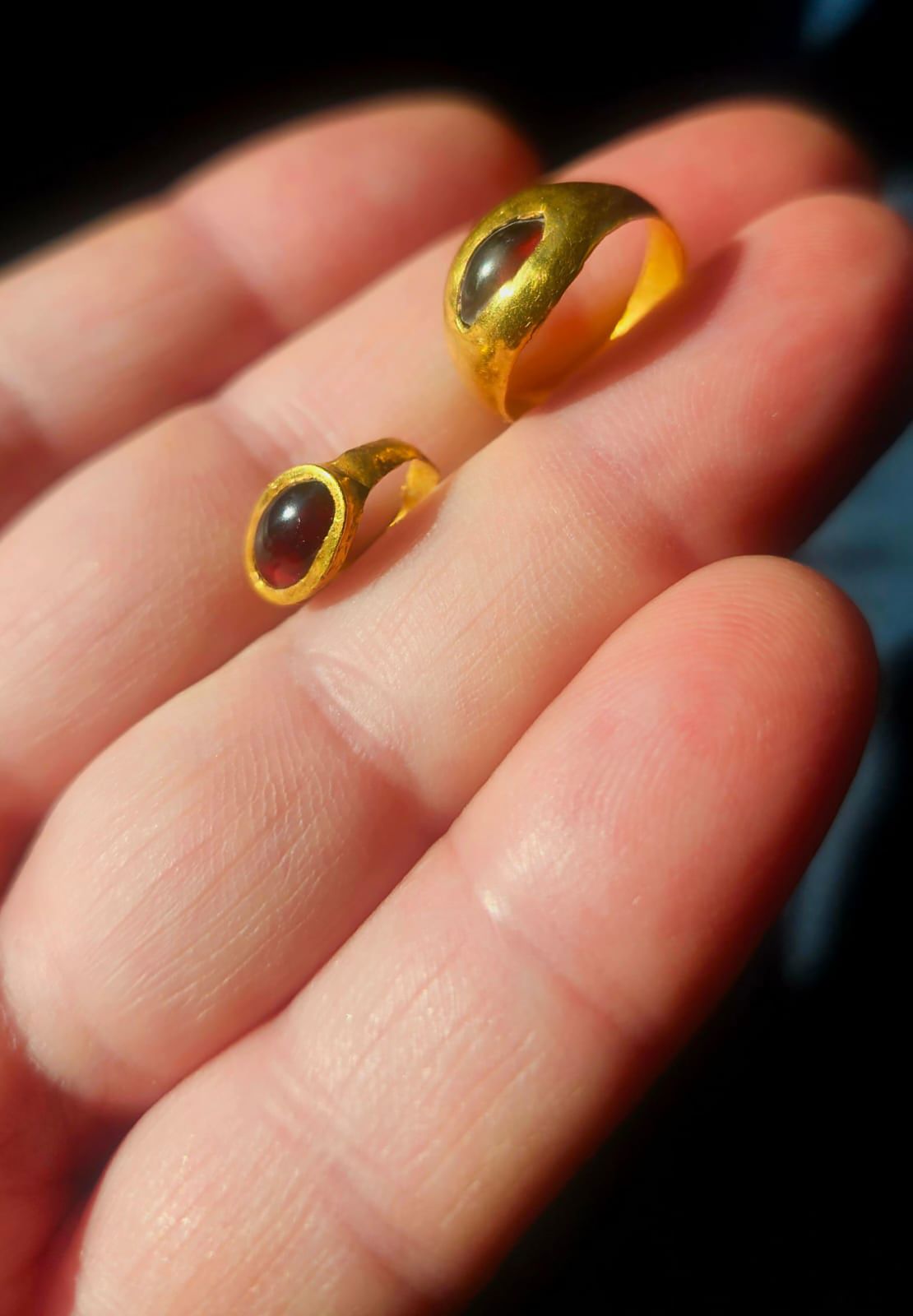 The discovery of the gold ring (left), thought to be from the Early Hellenistic Period, occurred less than a year after archaeologists found a similar ring (right) at the City of David site.