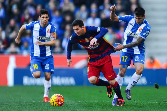 Espanyol held city rival Barcelona to a 0-0 draw in Saturday's La Liga matchup between the pair.