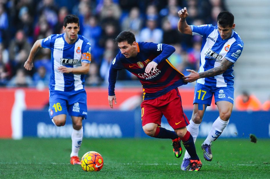 Espanyol held city rival Barcelona to a 0-0 draw in Saturday's La Liga matchup between the pair.