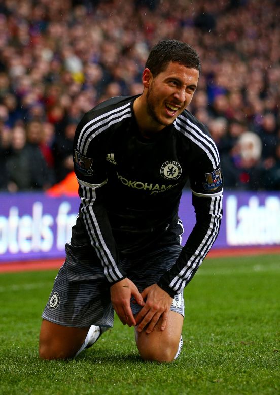 Chelsea talisman Eden Hazard was forced off an injury early in its English Premier League tussle with Crystal Palace. 
