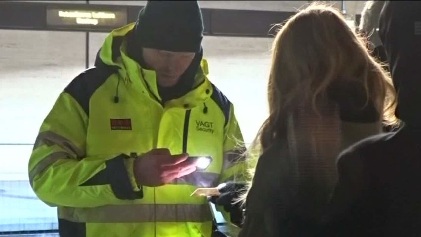 sweden to check ID danish border lklv shubert wrn_00000705.jpg