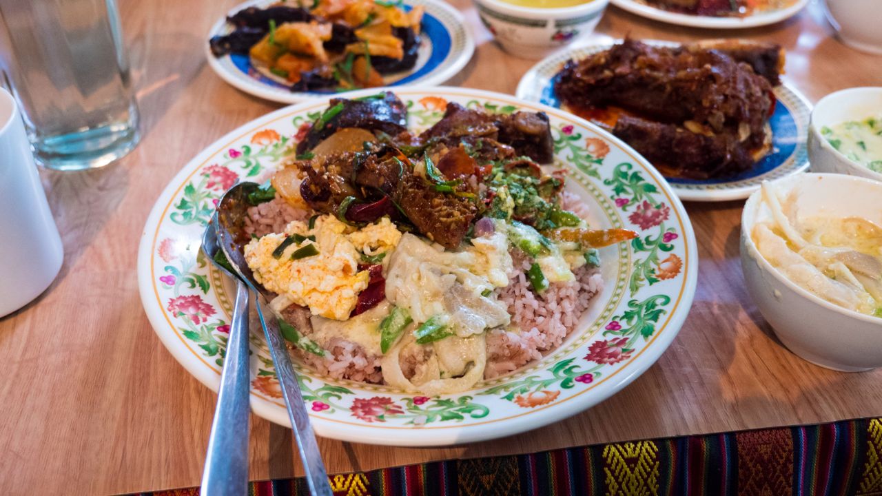 Kalden Restaurant: Hot in Thimphu.