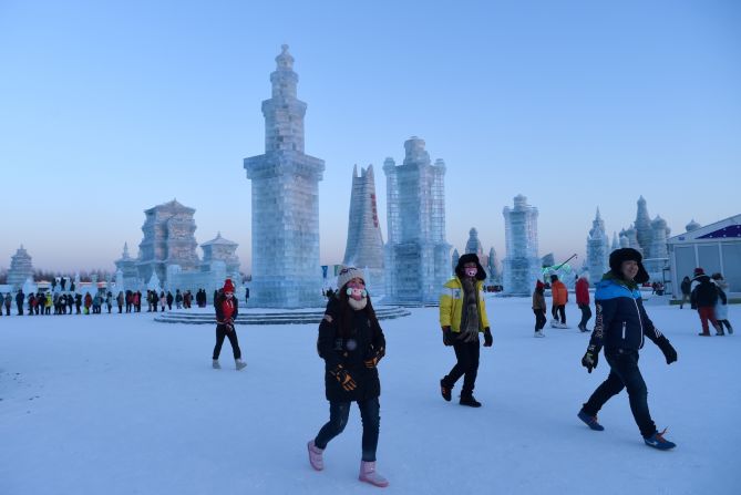 Given it's known as China's "Ice City," you'd better believe Harbin's winters bring a bite. Average January daytime temperatures range from minus 13 to minus 23 Celsius.
