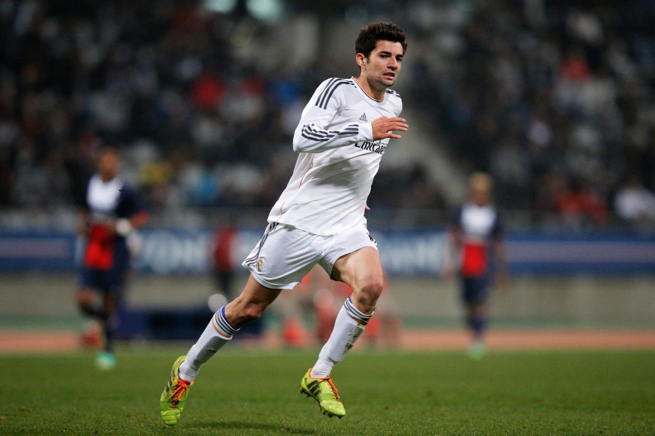 Enzo Fernandez currently plays for Real Madrid Castilla, where he had been managed by his father.