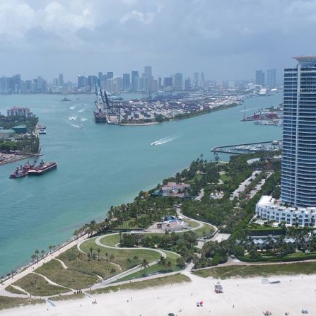 Dr. Ken Wilcox (<a  target="_blank" target="_blank">@DrThorThor</a>) says this image of Miami, Florida, shows how the city has maintained its natural beauty as it has grown in recent years.