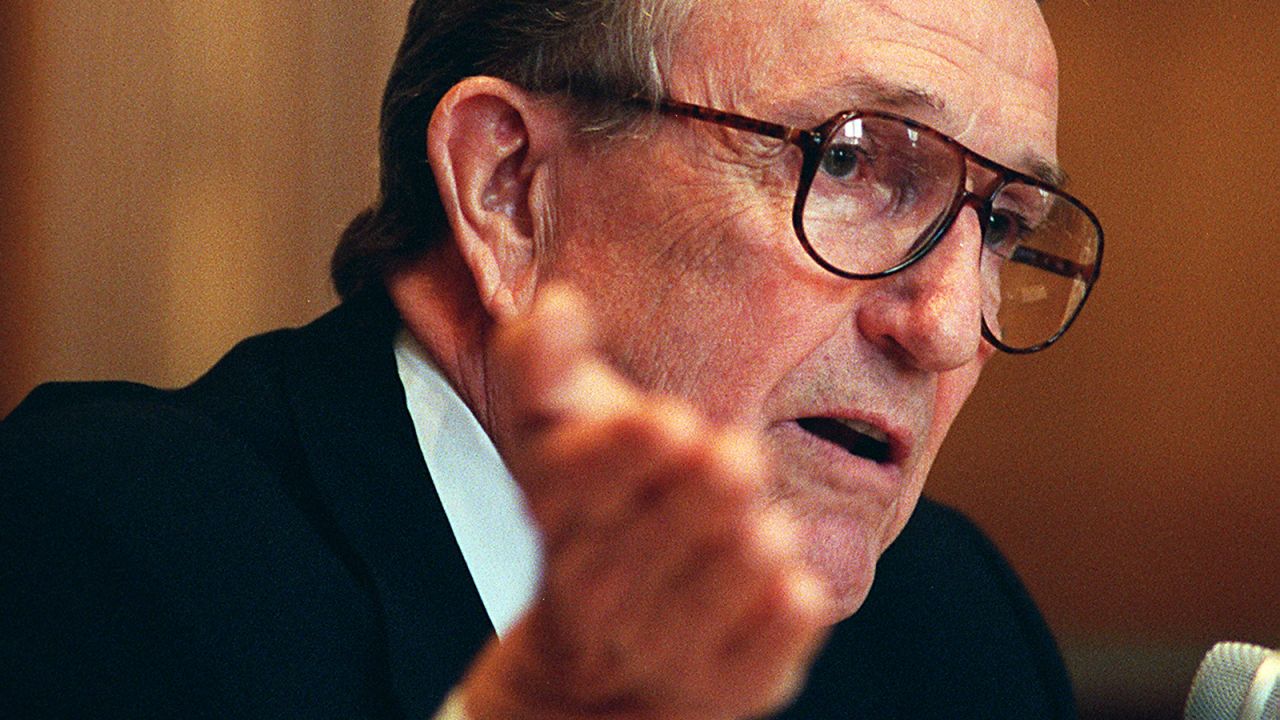 <a href="http://www.cnn.com/2016/01/02/politics/dale-bumpers-arkansas-governor-senator/index.html" target="_blank">Dale Bumpers</a>, a former U.S. senator and Arkansas governor who defended President Bill Clinton during his impeachment trial, died on January 1. He was 90.