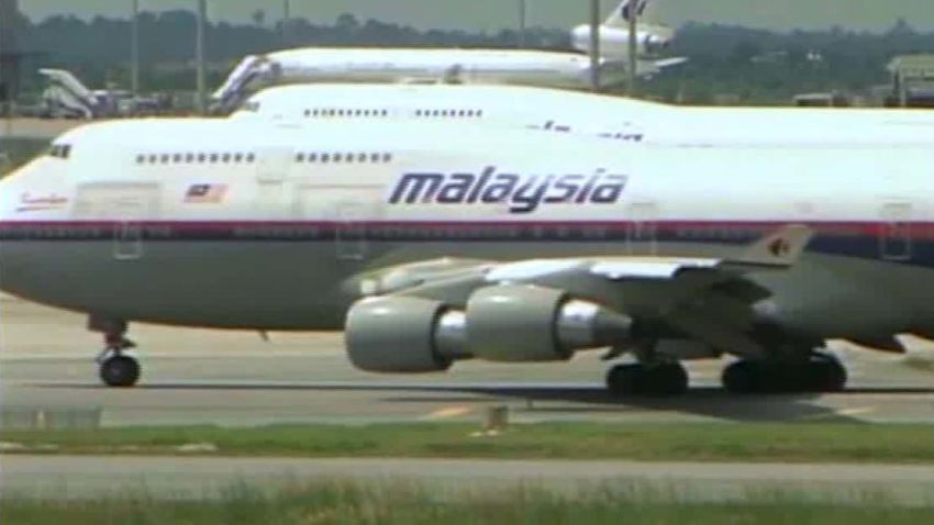 malaysia airlines lifts luggage ban quest qmb_00002521.jpg