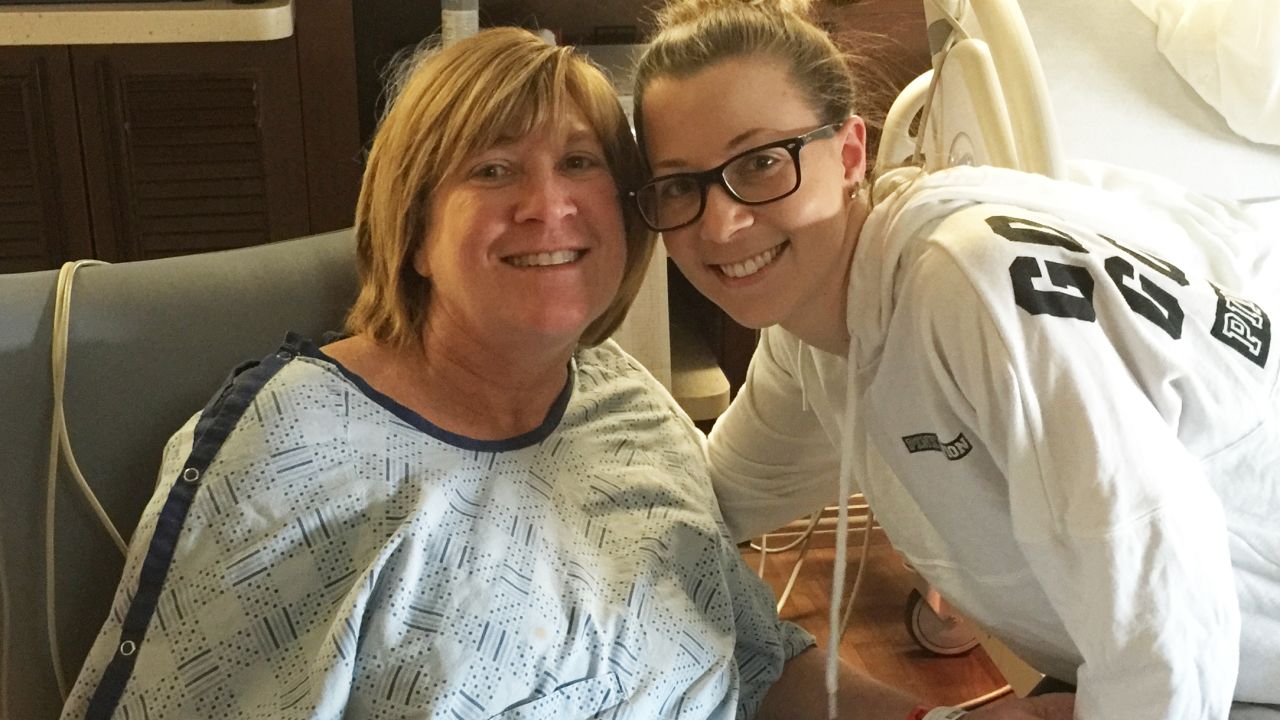 Tracy Thompson and daughter Kelly McKissack at The Medical Center of Plano.