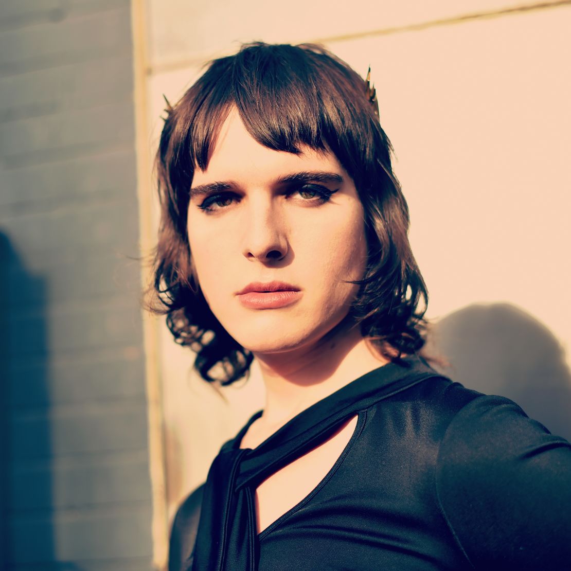 hari nef