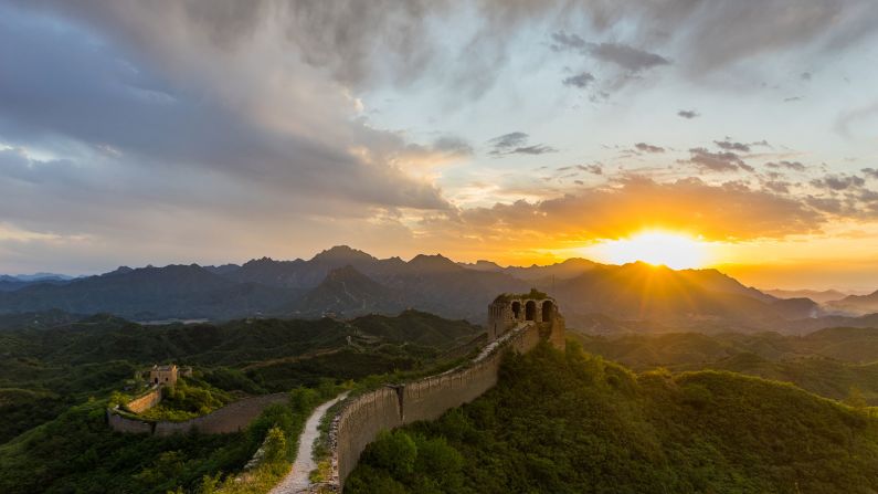 The couple says their problems came to a head while traveling through China as part of an overland trip across Asia.