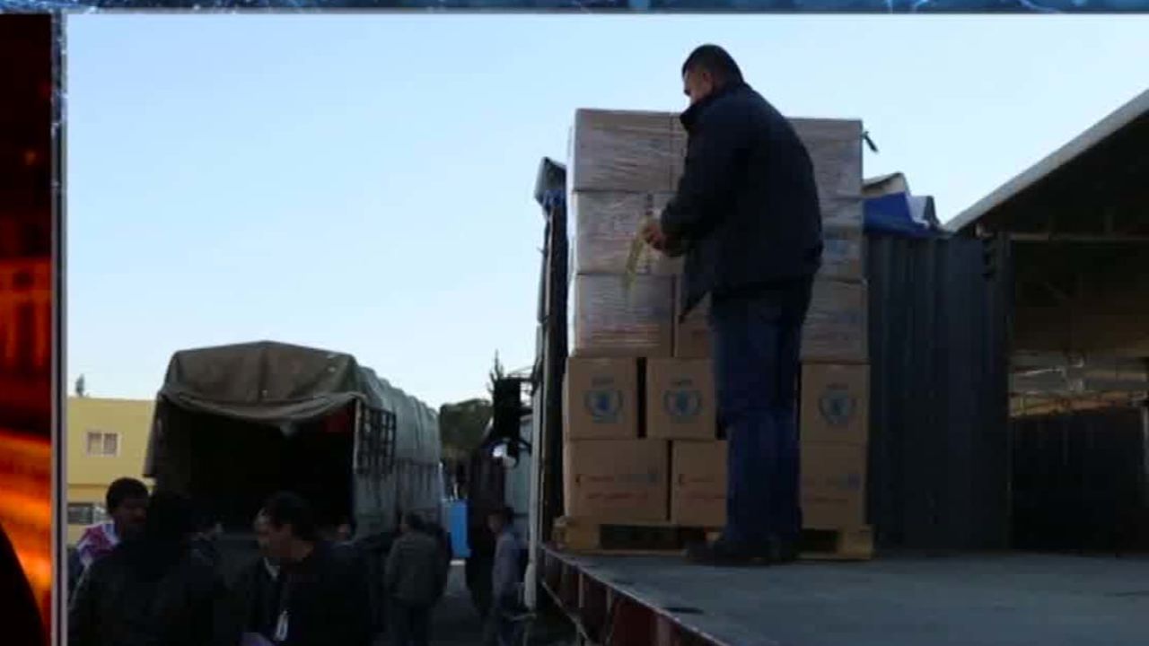 united nations aid reaching besieged syrian town nick paton walsh_00005802.jpg