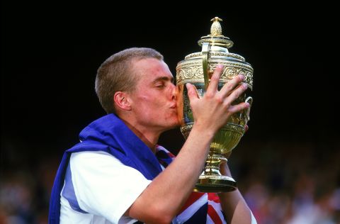A year later, Hewitt was at it again, this time winning Wimbledon. On this occasion, he defeated Argentina's David Nalbandian 6-1 6-3 6-2 in the final.