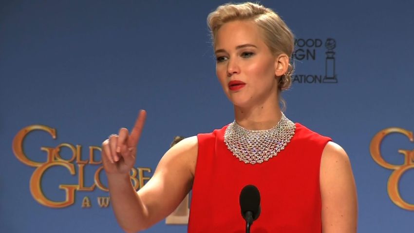 Jennifer Lawrence Jlaw Golden Globes finger wag 2016 01