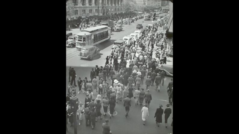 Abbott looks west from the Seymour Building, at Fifth Avenue and 42nd Street, to get the daily hustle and bustle in New York. 